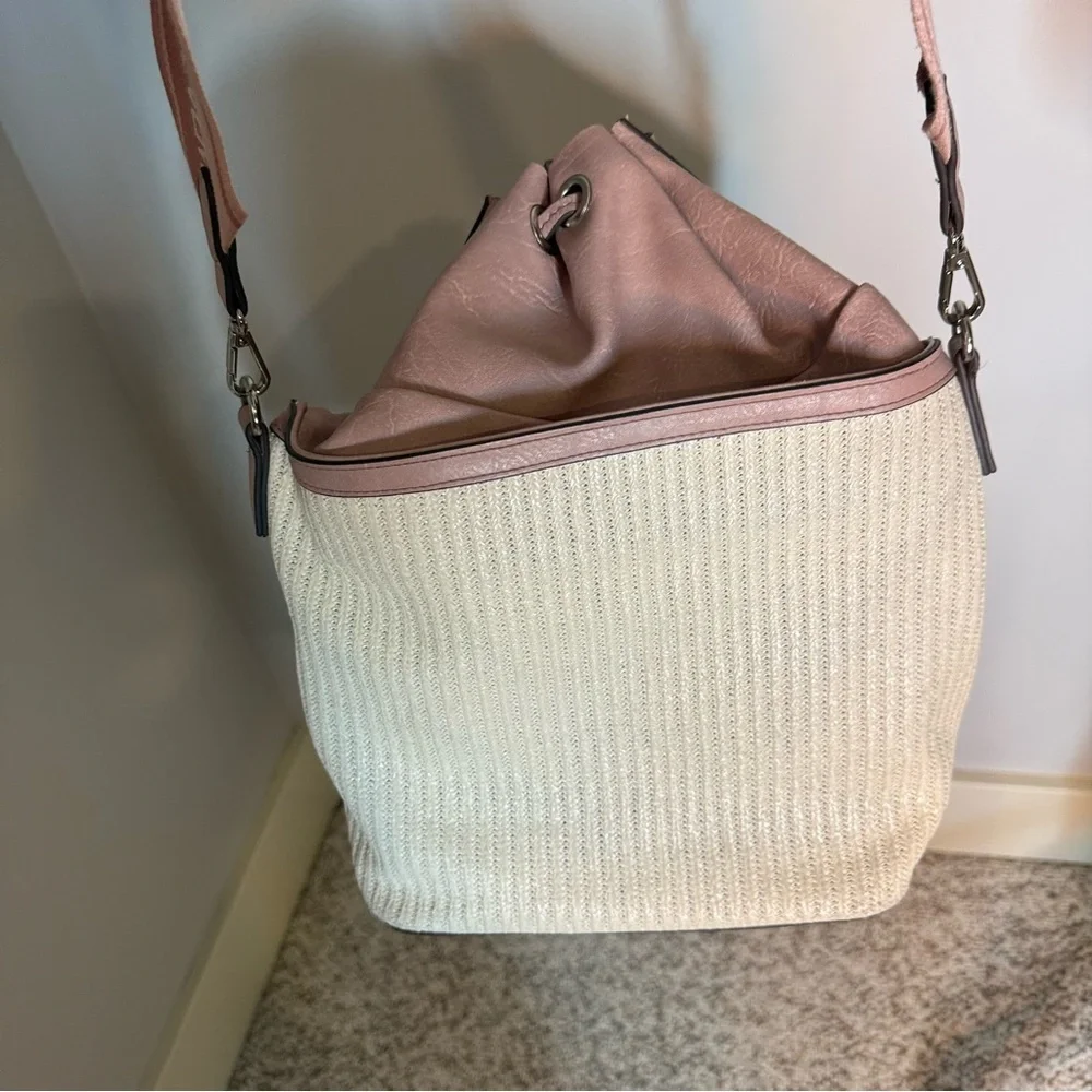STEVE MADDEN Bmayor Raffia Crossbody Bucket Bag Blush Pink Strawberry Milkshake - Picture 10 of 16